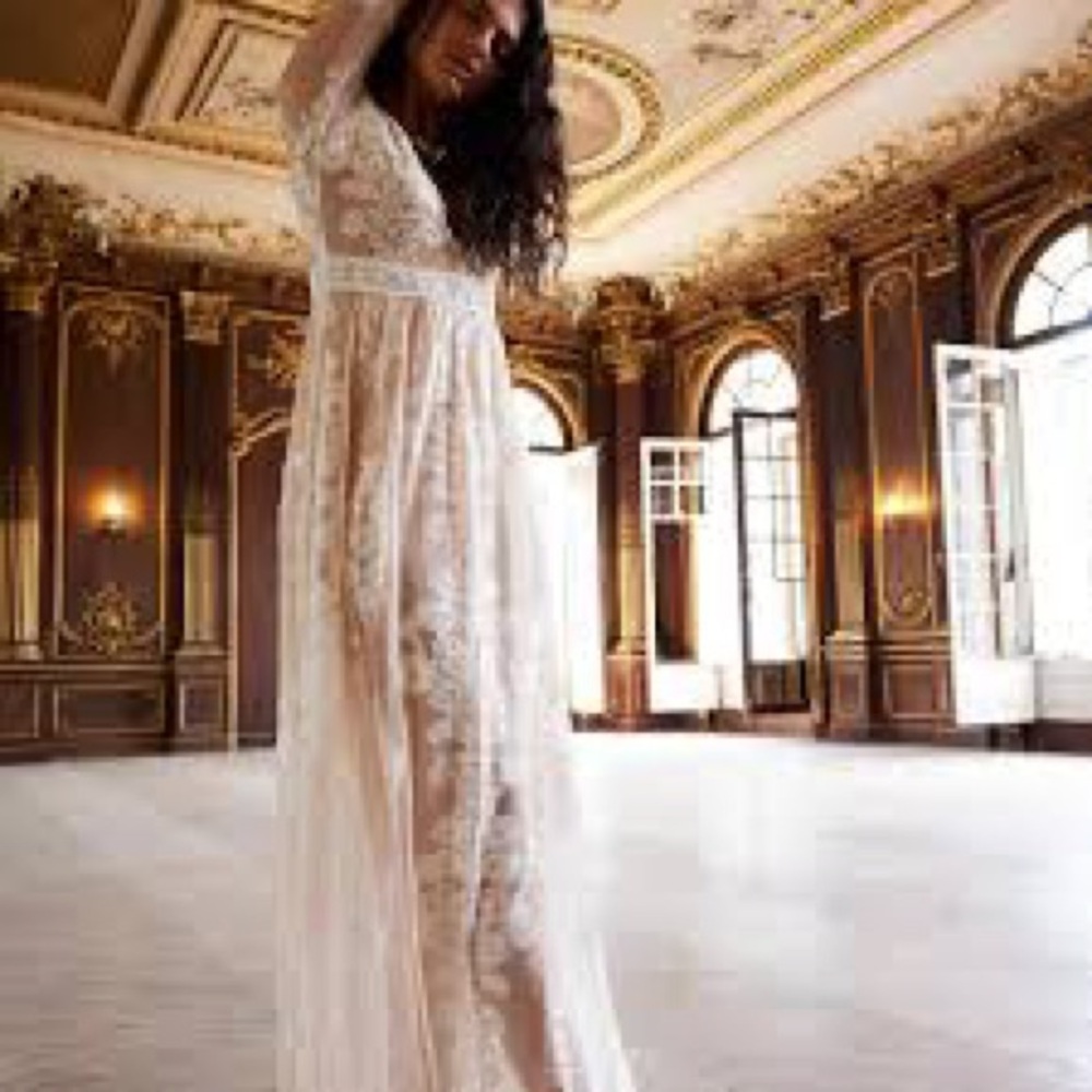 For Love And Lemons Elegant Cream Lace Gown